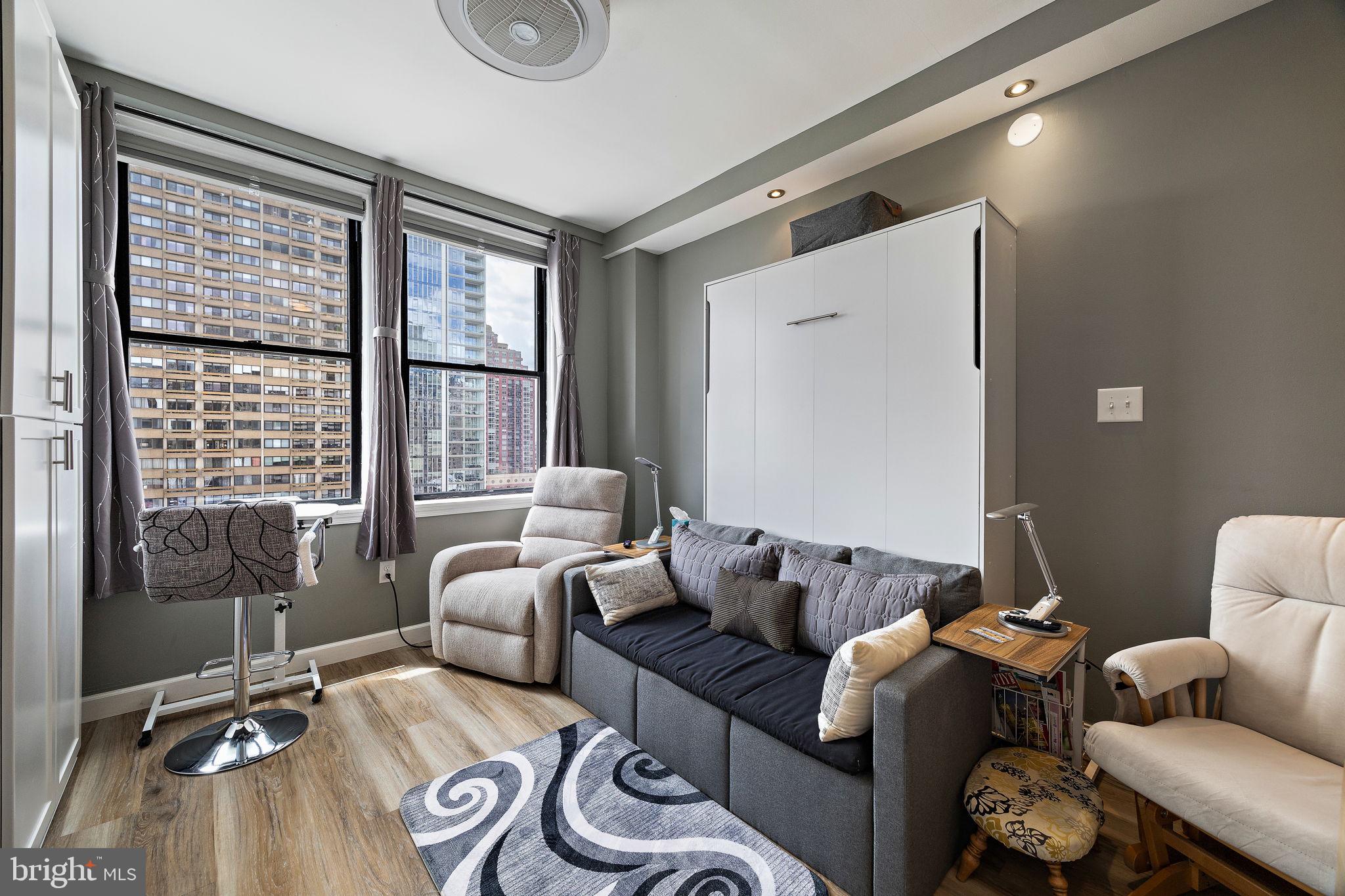 WASHINGTON SQ WEST - Residential