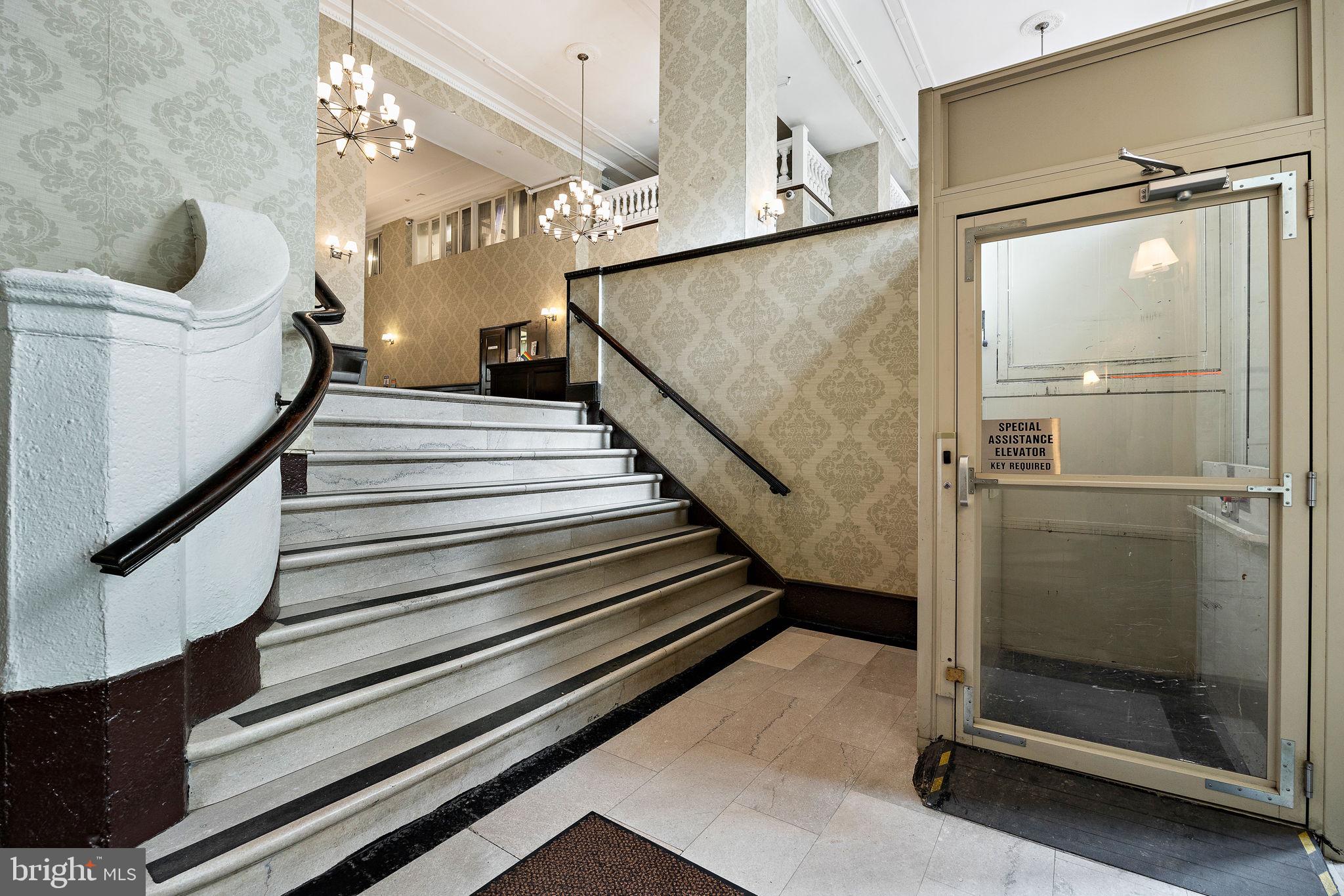 WASHINGTON SQ WEST - Residential