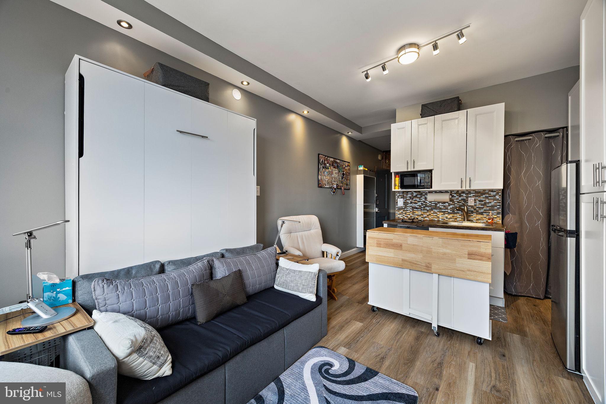 WASHINGTON SQ WEST - Residential