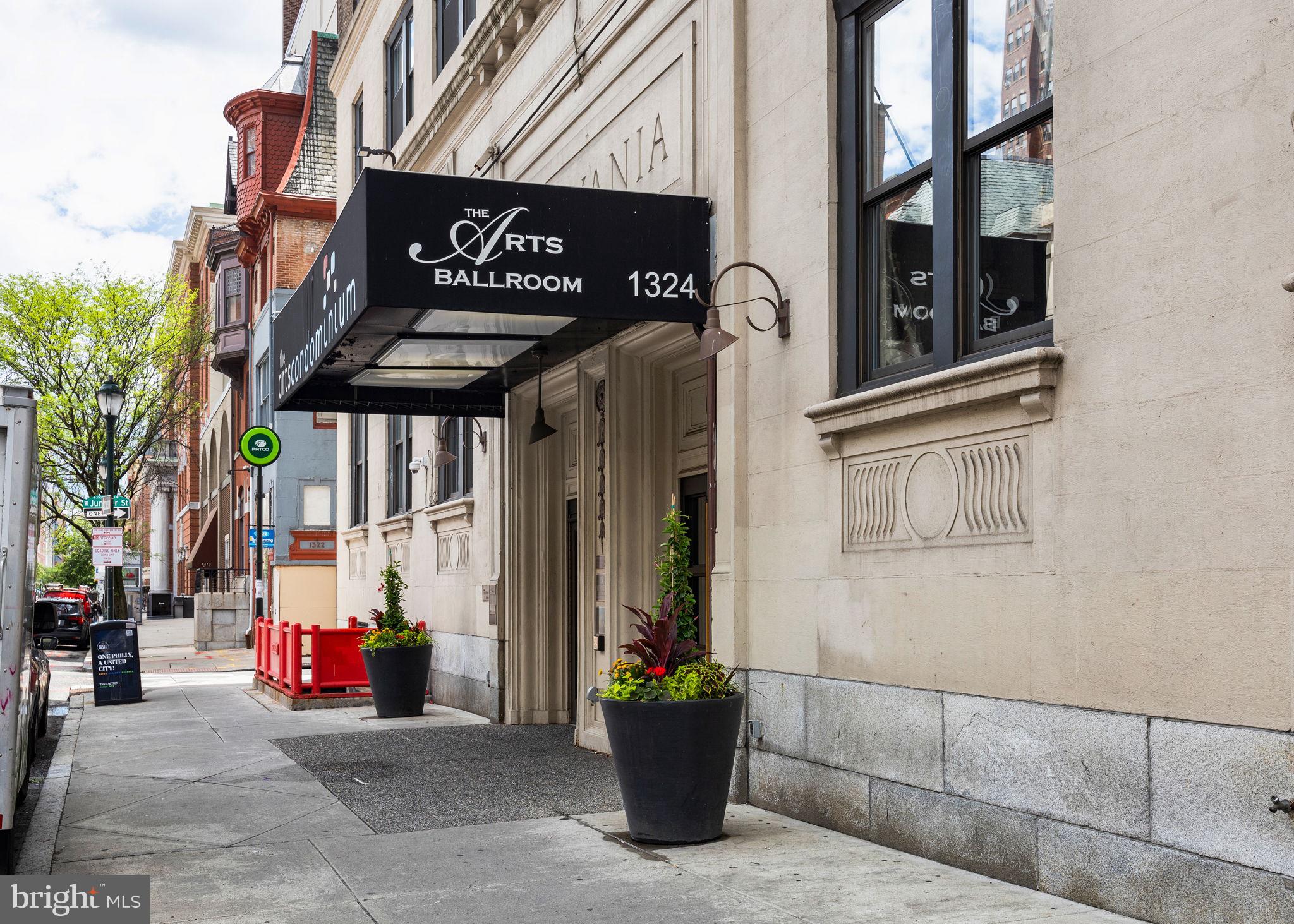 WASHINGTON SQ WEST - Residential