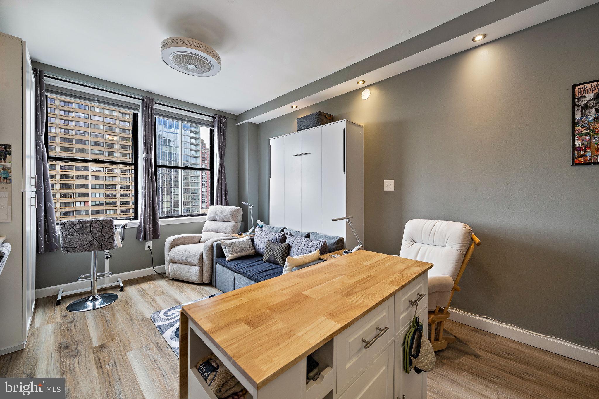 WASHINGTON SQ WEST - Residential