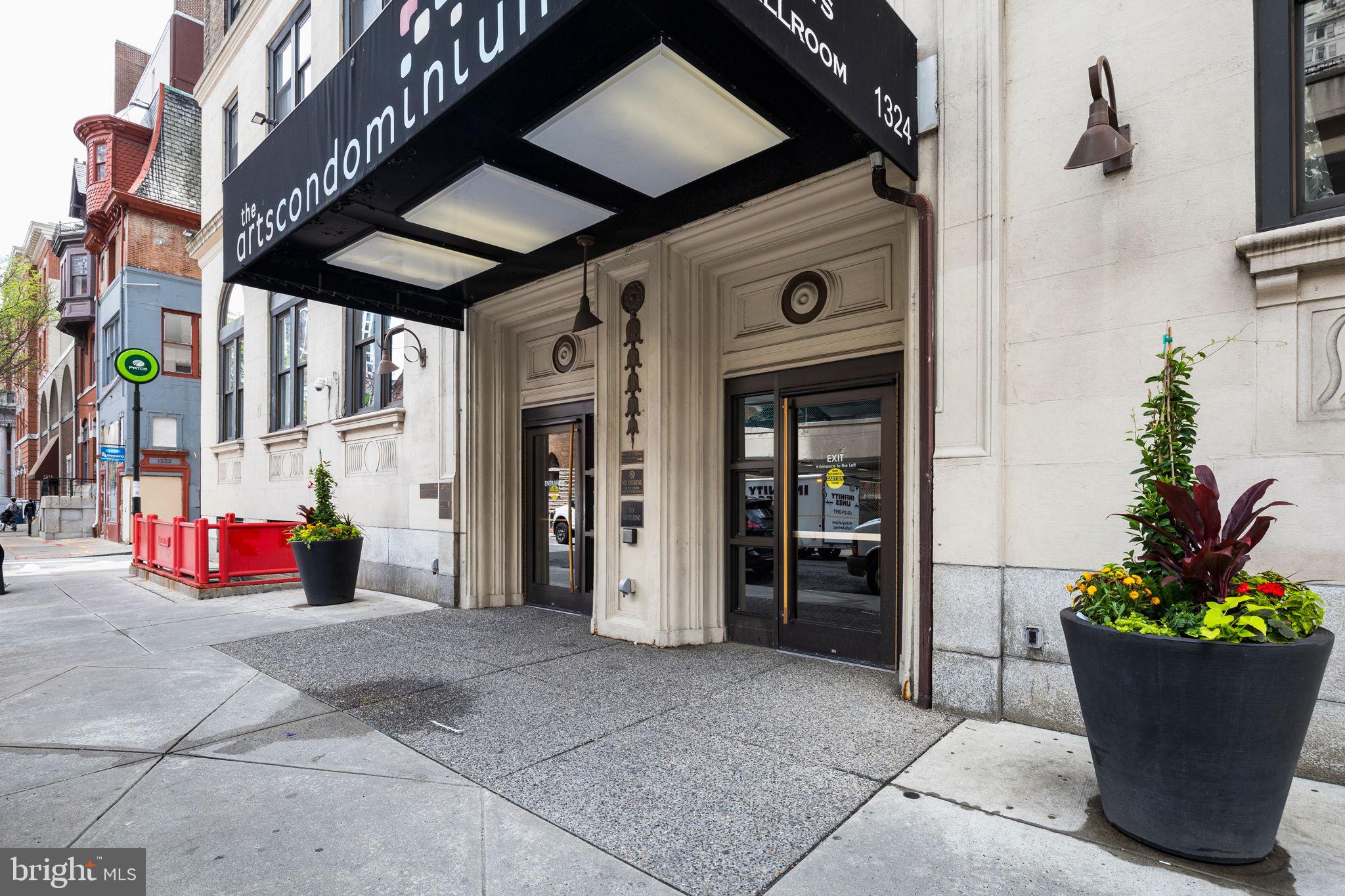 WASHINGTON SQ WEST - Residential