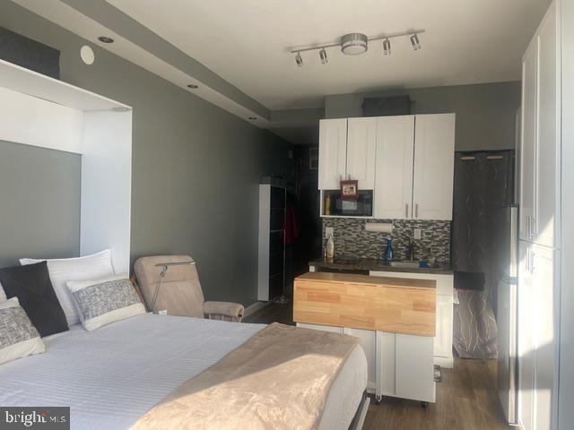 WASHINGTON SQ WEST - Residential