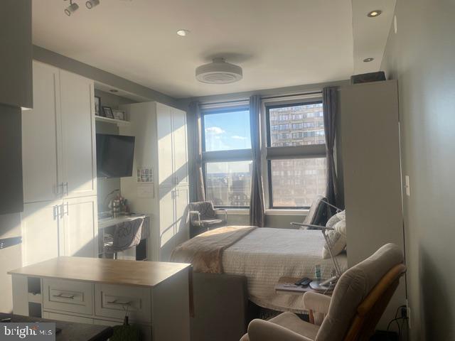 WASHINGTON SQ WEST - Residential