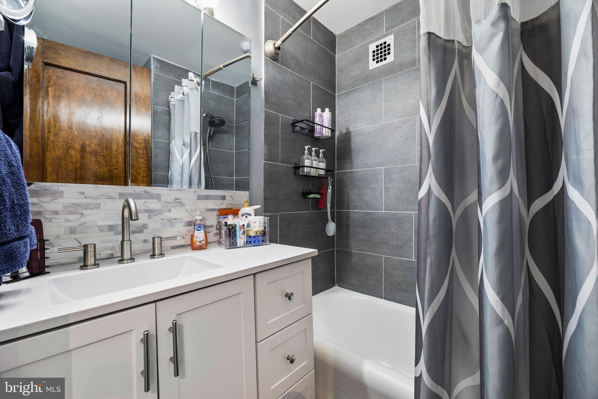 WASHINGTON SQ WEST - Residential