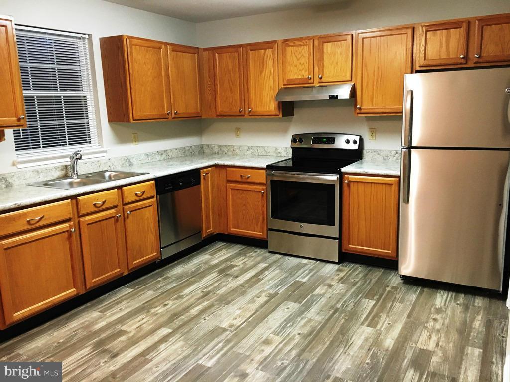 BAY RIDGE ESTATES - Residential Lease