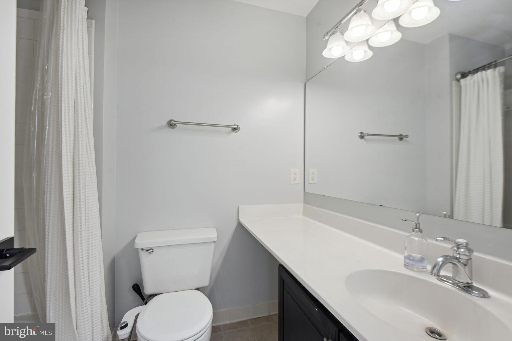 YACHT CLUB AT SEQUOIA VILLAGE - Residential Lease