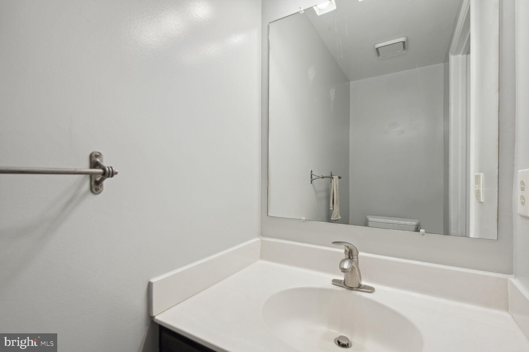 YACHT CLUB AT SEQUOIA VILLAGE - Residential Lease