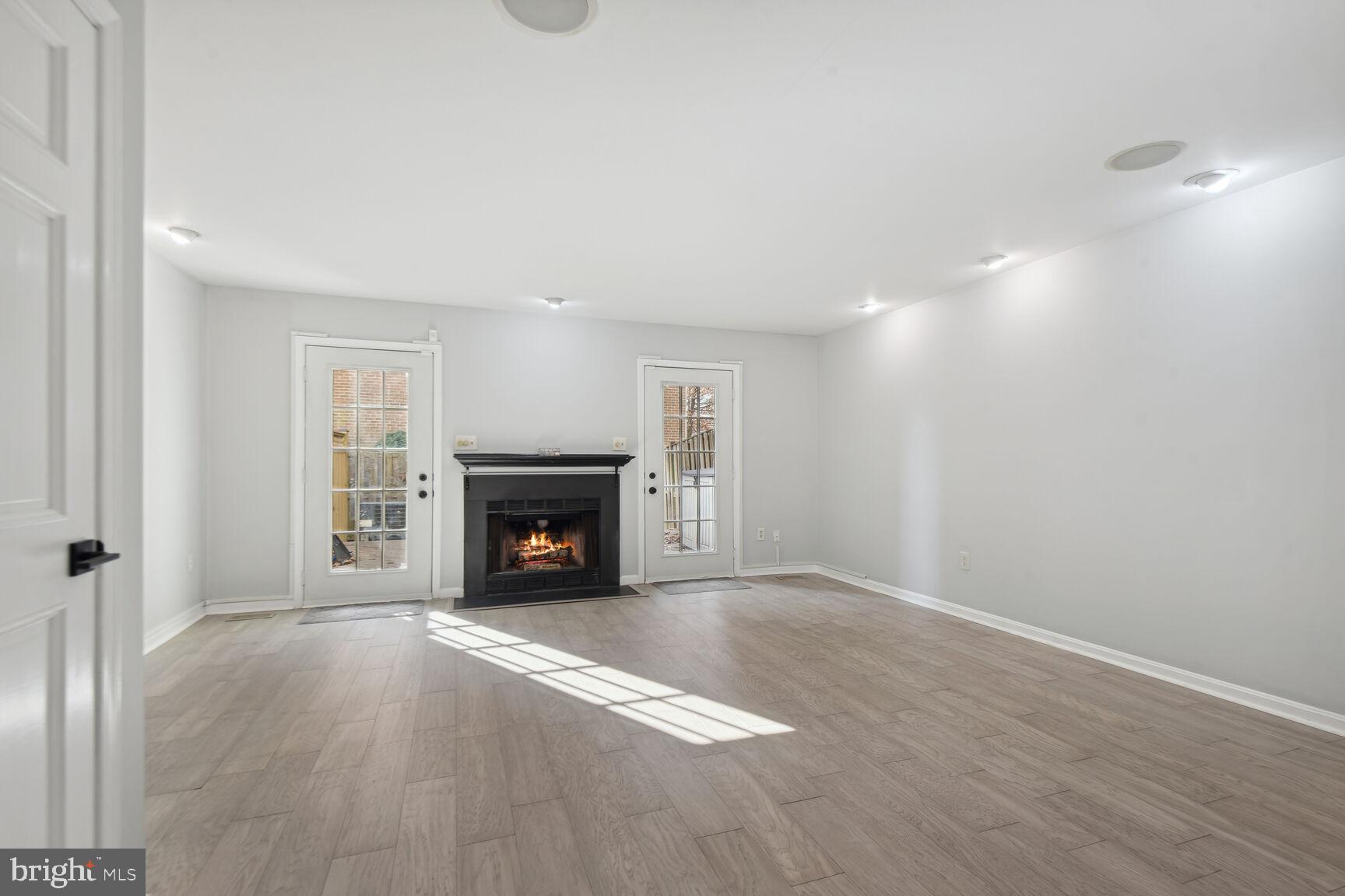 YACHT CLUB AT SEQUOIA VILLAGE - Residential Lease