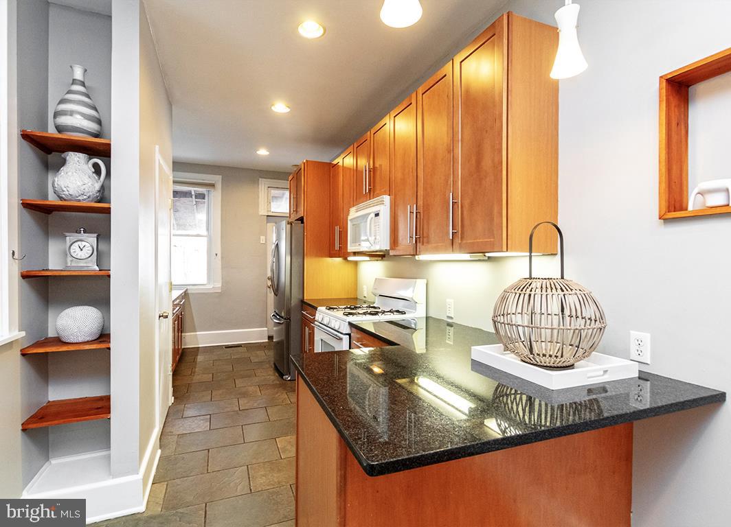 HAMPDEN HISTORIC DISTRICT - Residential