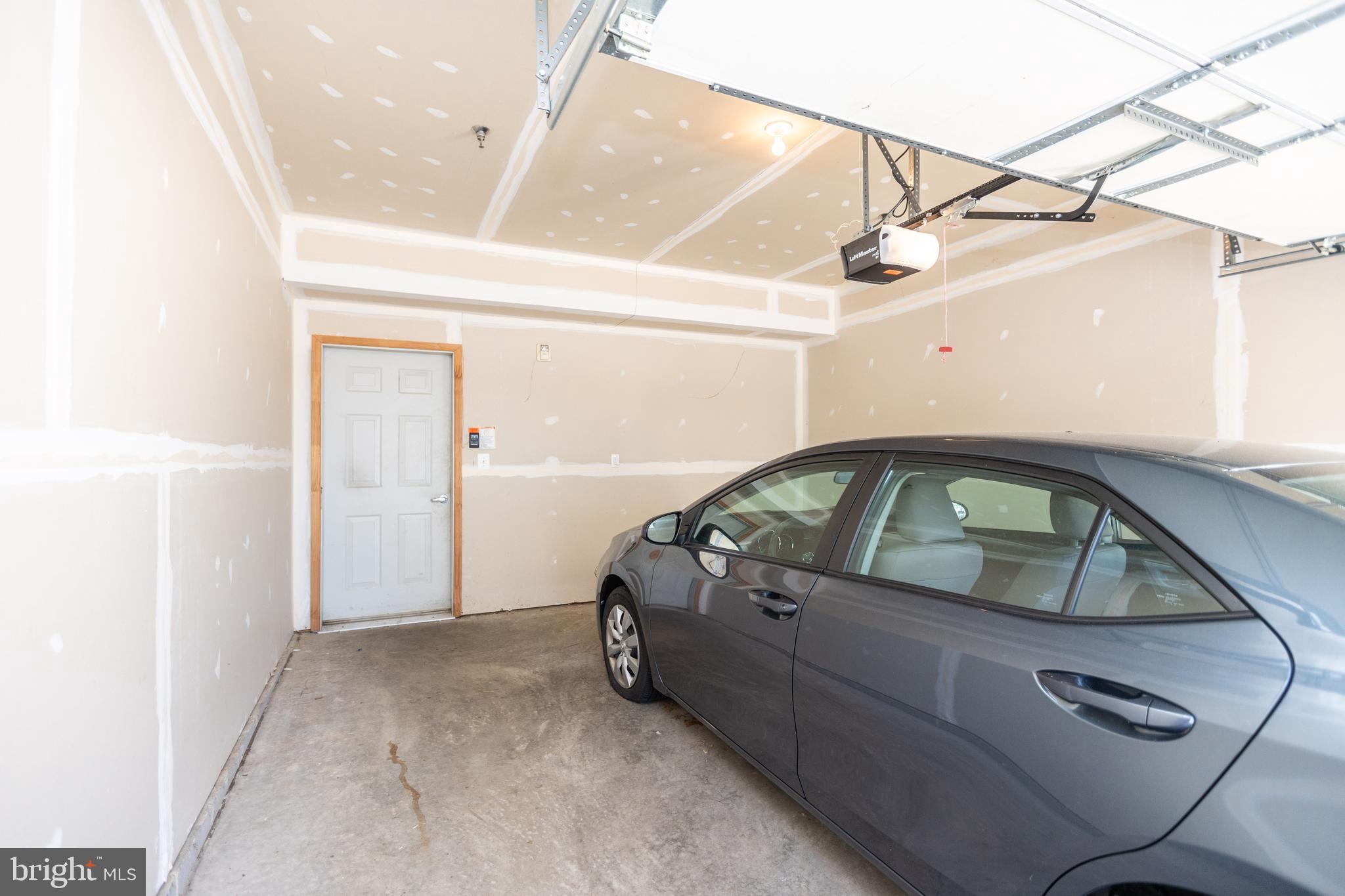 GATHERINGS AT LYNDWOOD - Residential