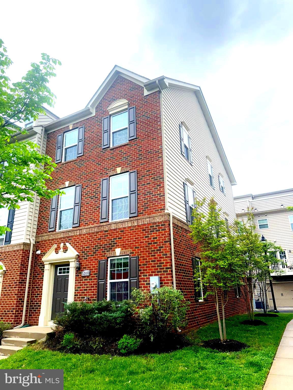 5310 SMITHS COVE LANE