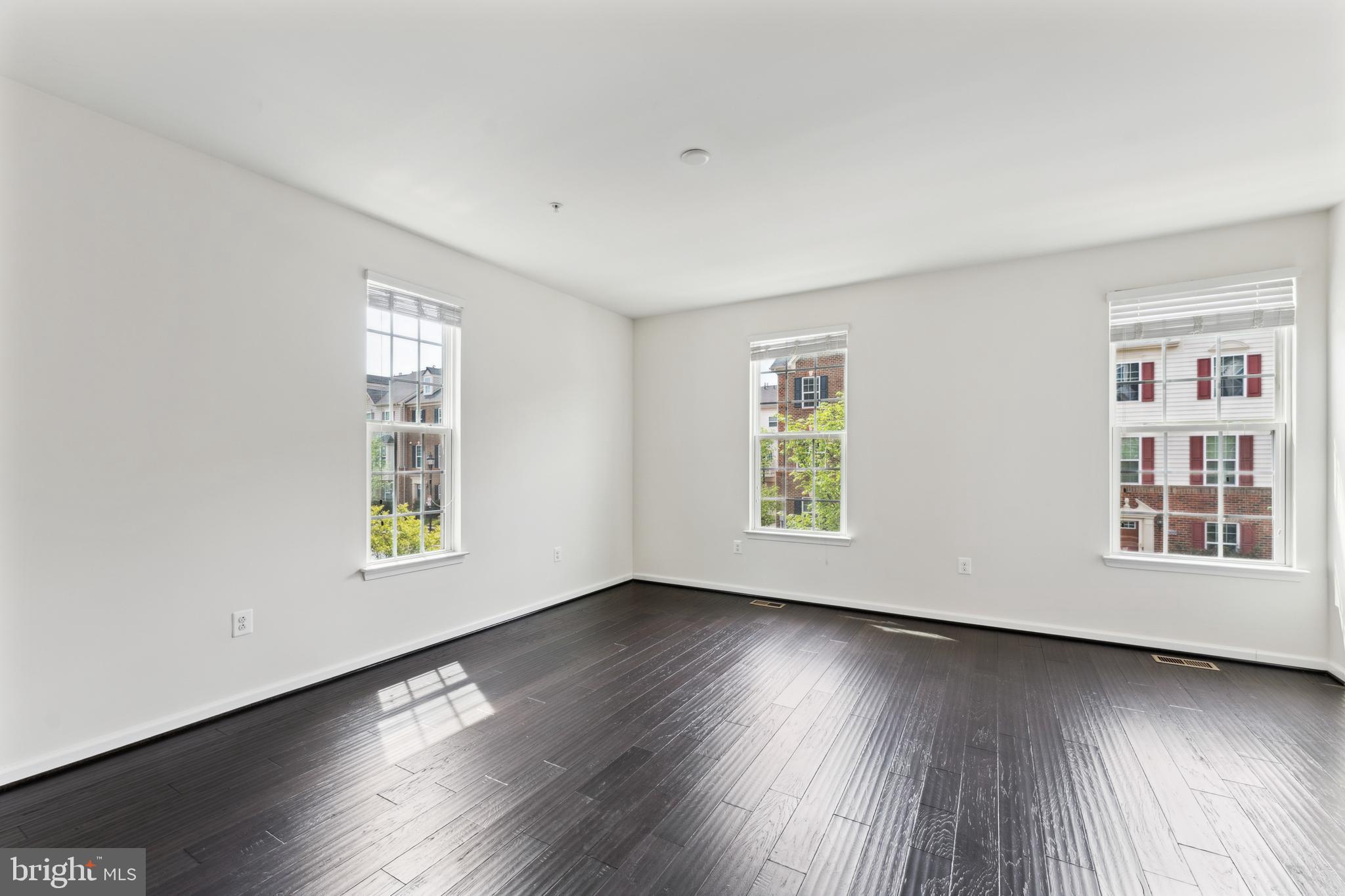 GREENBELT STATION - Residential