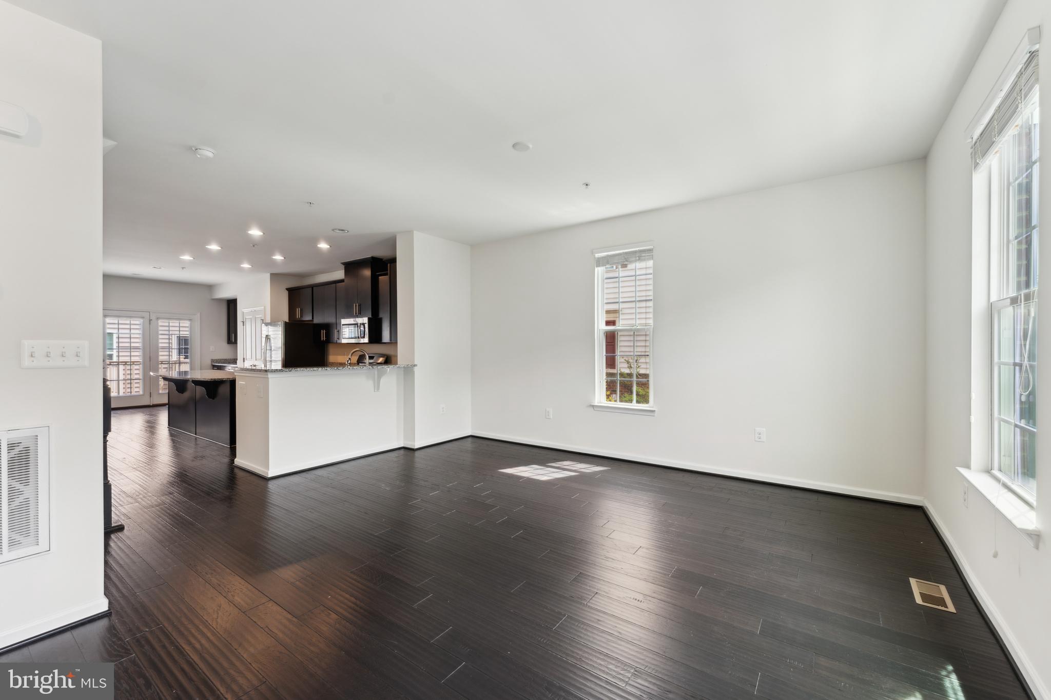 GREENBELT STATION - Residential