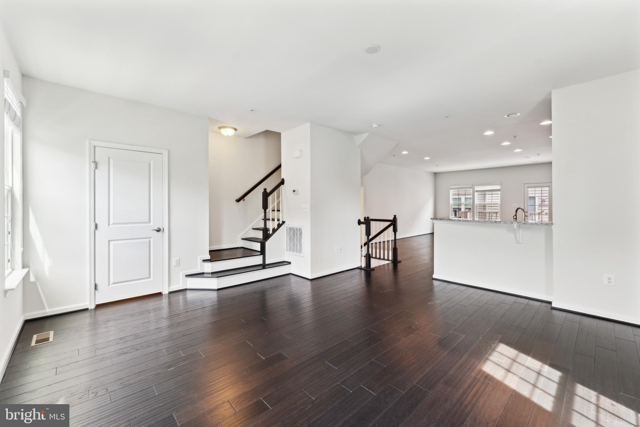 GREENBELT STATION - Residential