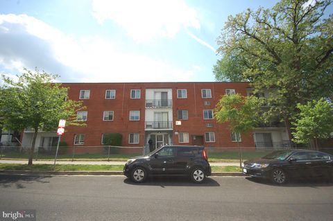 Photo of 1721 T Street SE, WASHINGTON, DC 20020 (MLS # DCDC2265966)