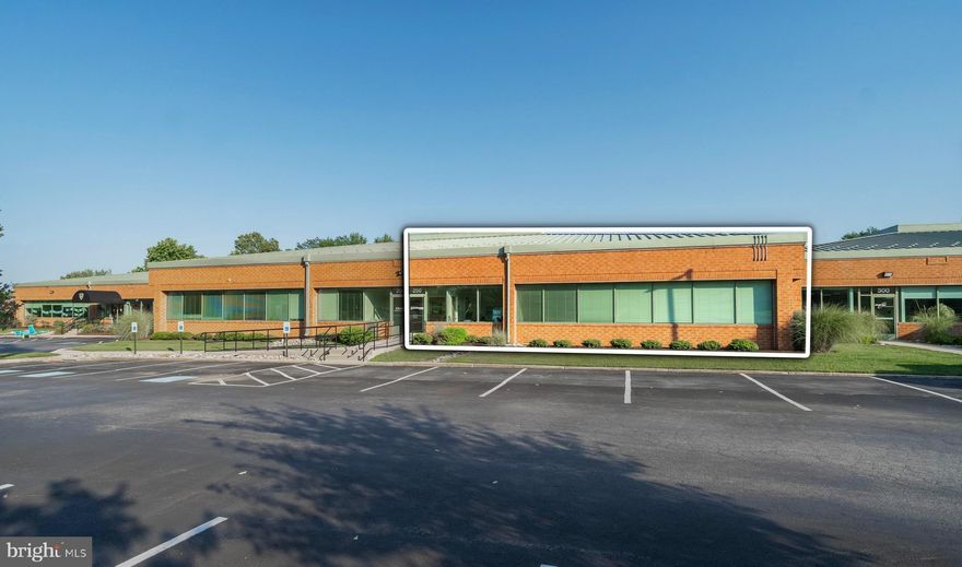 • 5,600 SF R&D/Flex/Office Unit
• 6 Private Offices with Large Conference,
Bullpen Area, & Reception
• (1) Tailgate Loading Dock
• Lab/R&D Space Adjacent to Loading
• Direct Access from Parking Lot and ADA
Accessible
• 18-Wheeler Accessibility
• Strong Co-Tenancy with Regional HVAC
Company and Chesterbrook Academy