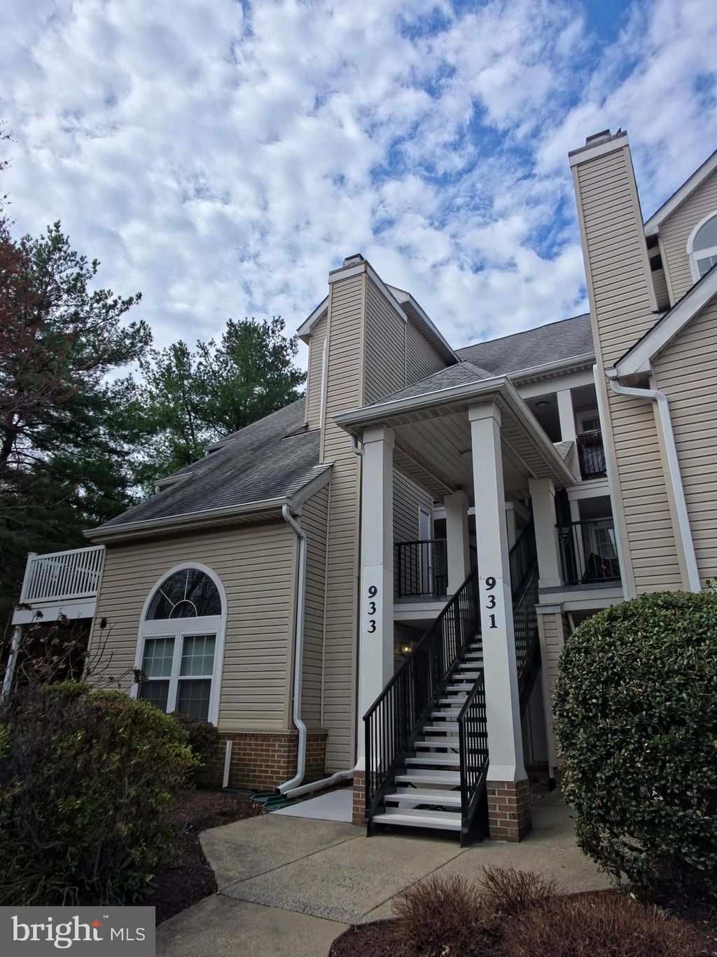 listing image 0