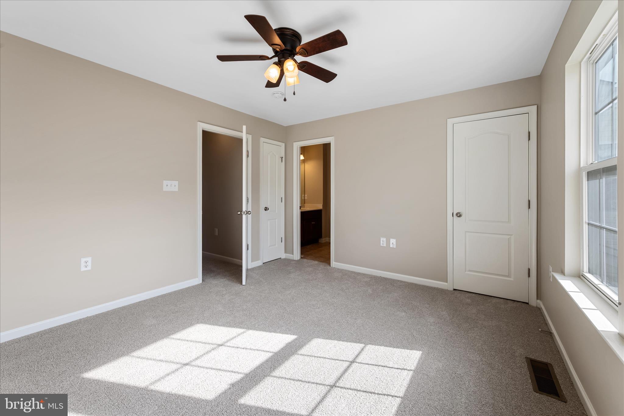 MANOR PARK - Residential