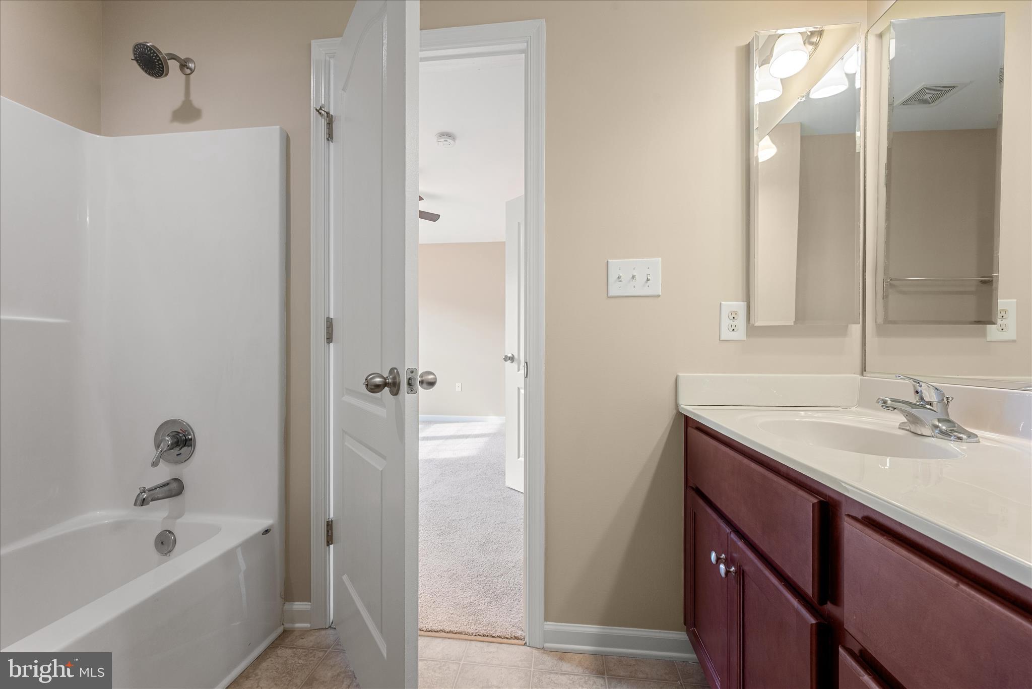 MANOR PARK - Residential