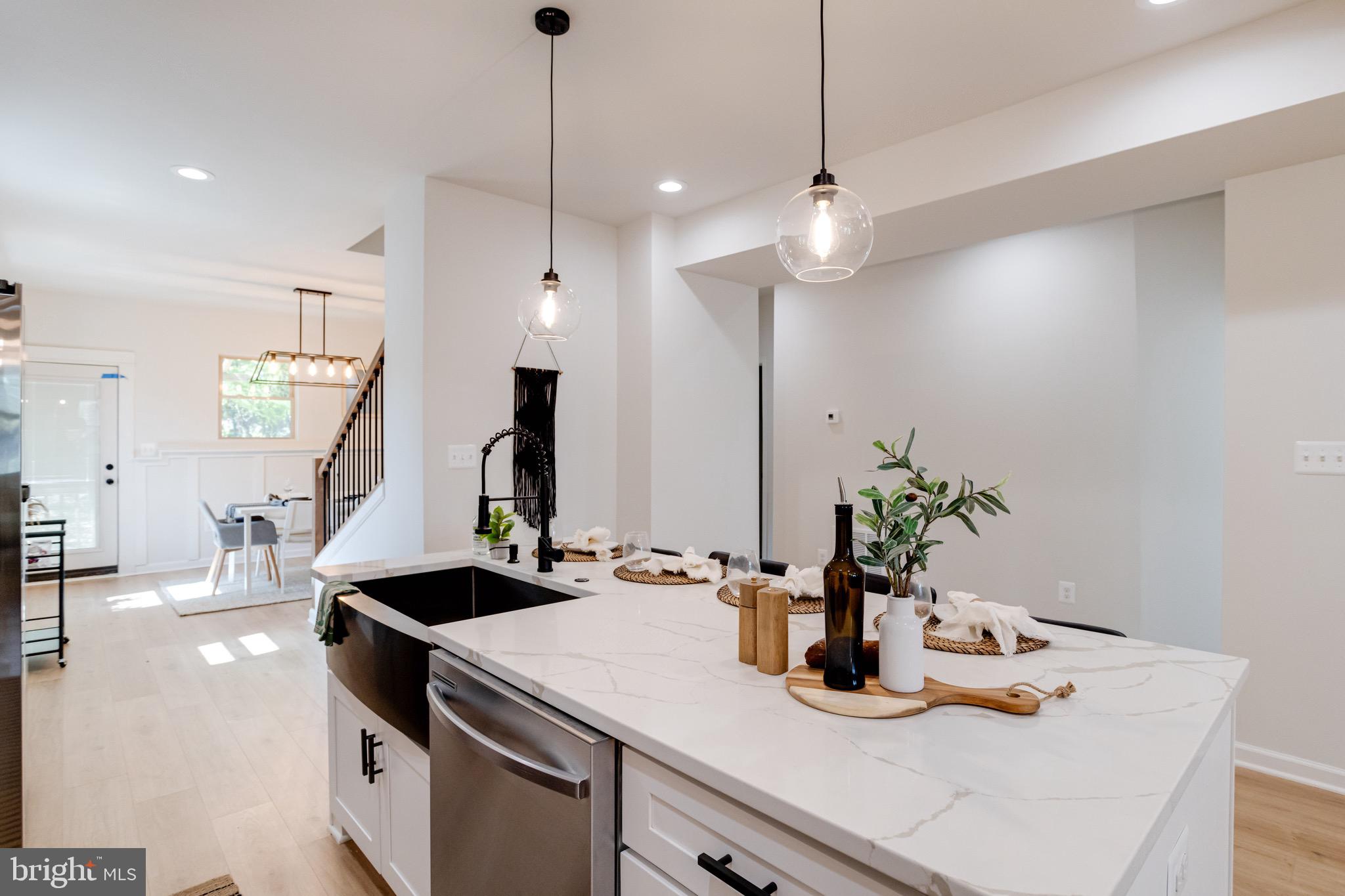 LAURAVILLE HISTORIC DISTRICT - Residential