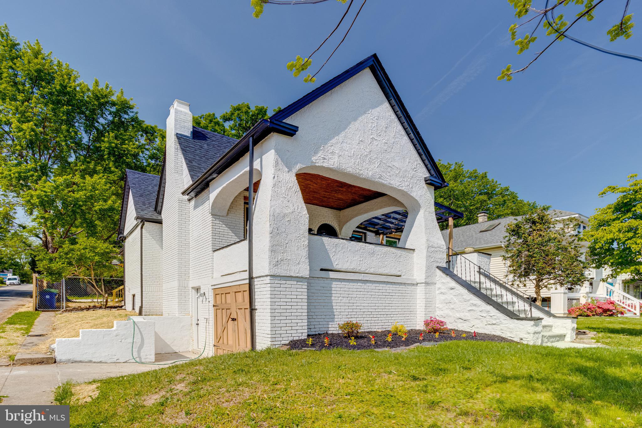 LAURAVILLE HISTORIC DISTRICT - Residential
