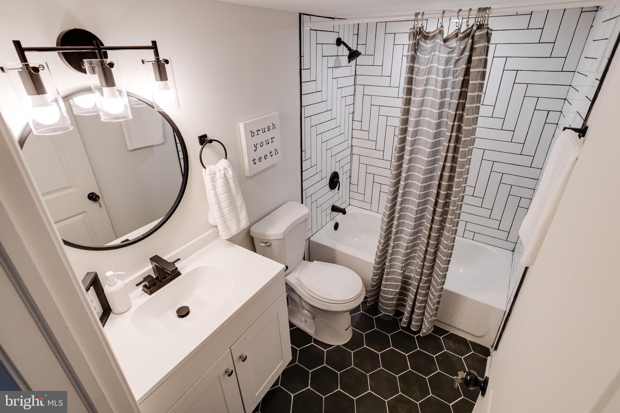 LAURAVILLE HISTORIC DISTRICT - Residential