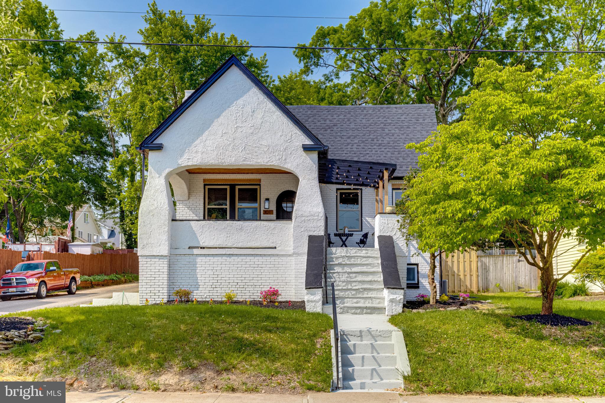 LAURAVILLE HISTORIC DISTRICT - Residential