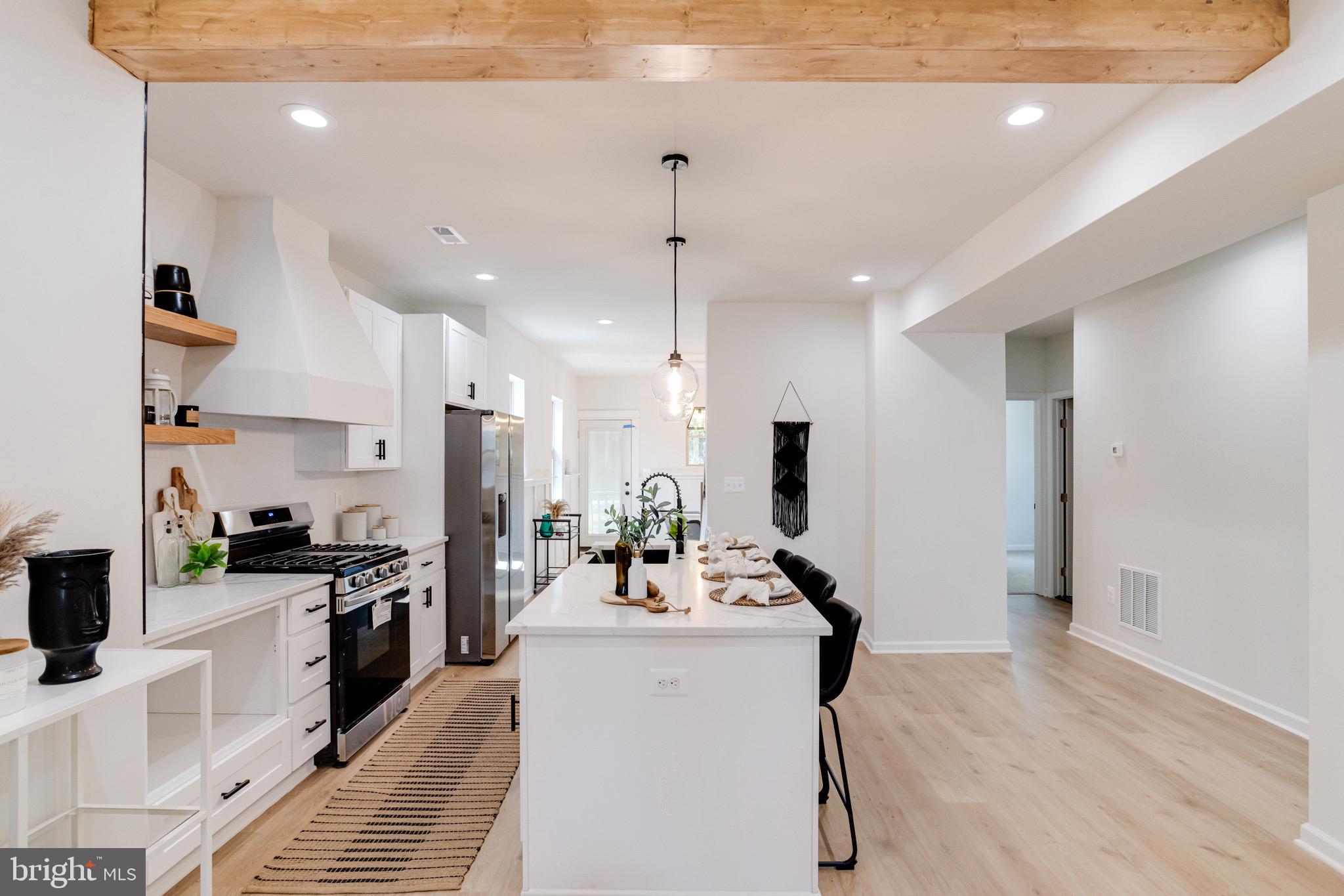 LAURAVILLE HISTORIC DISTRICT - Residential