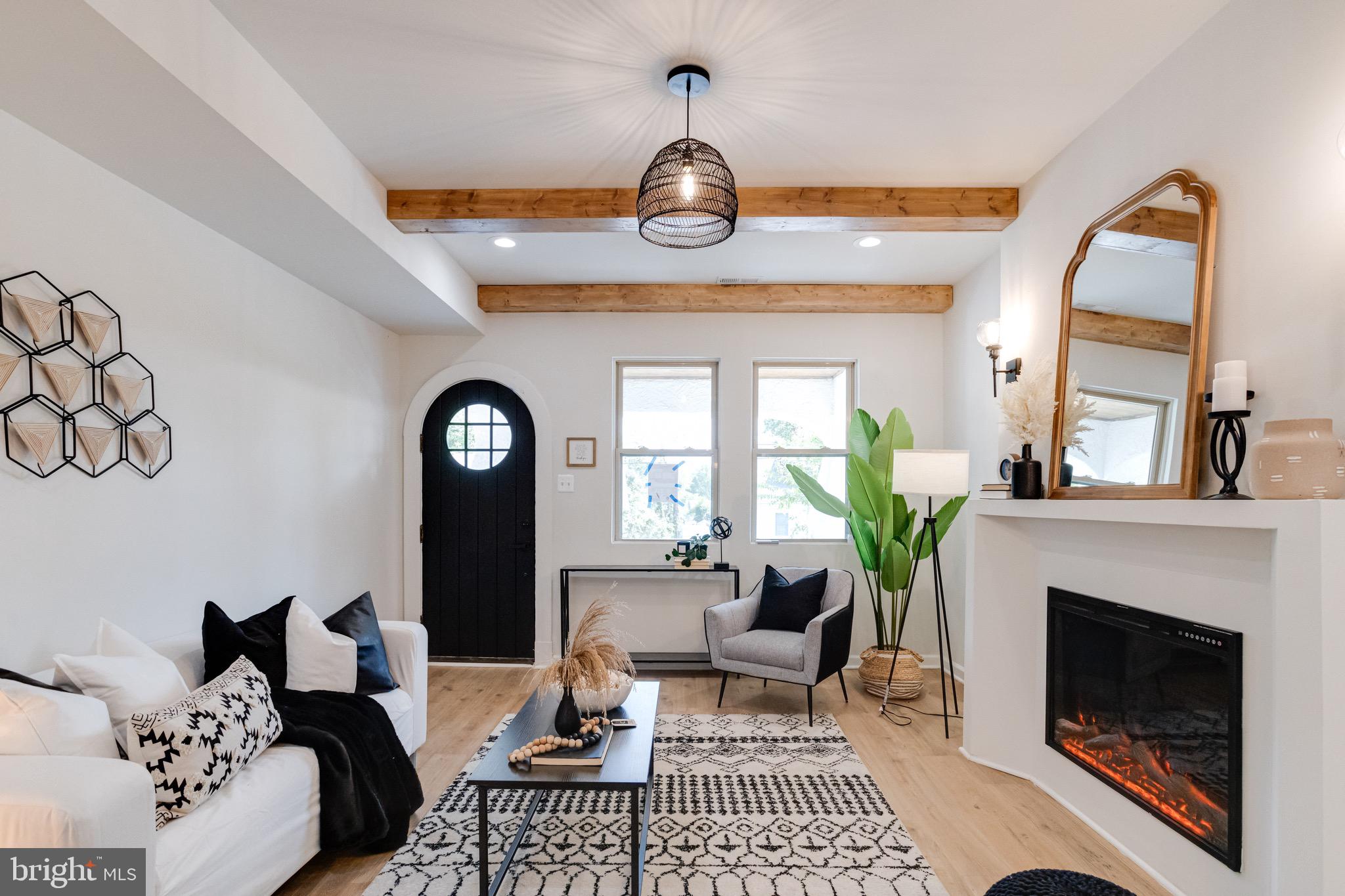 LAURAVILLE HISTORIC DISTRICT - Residential