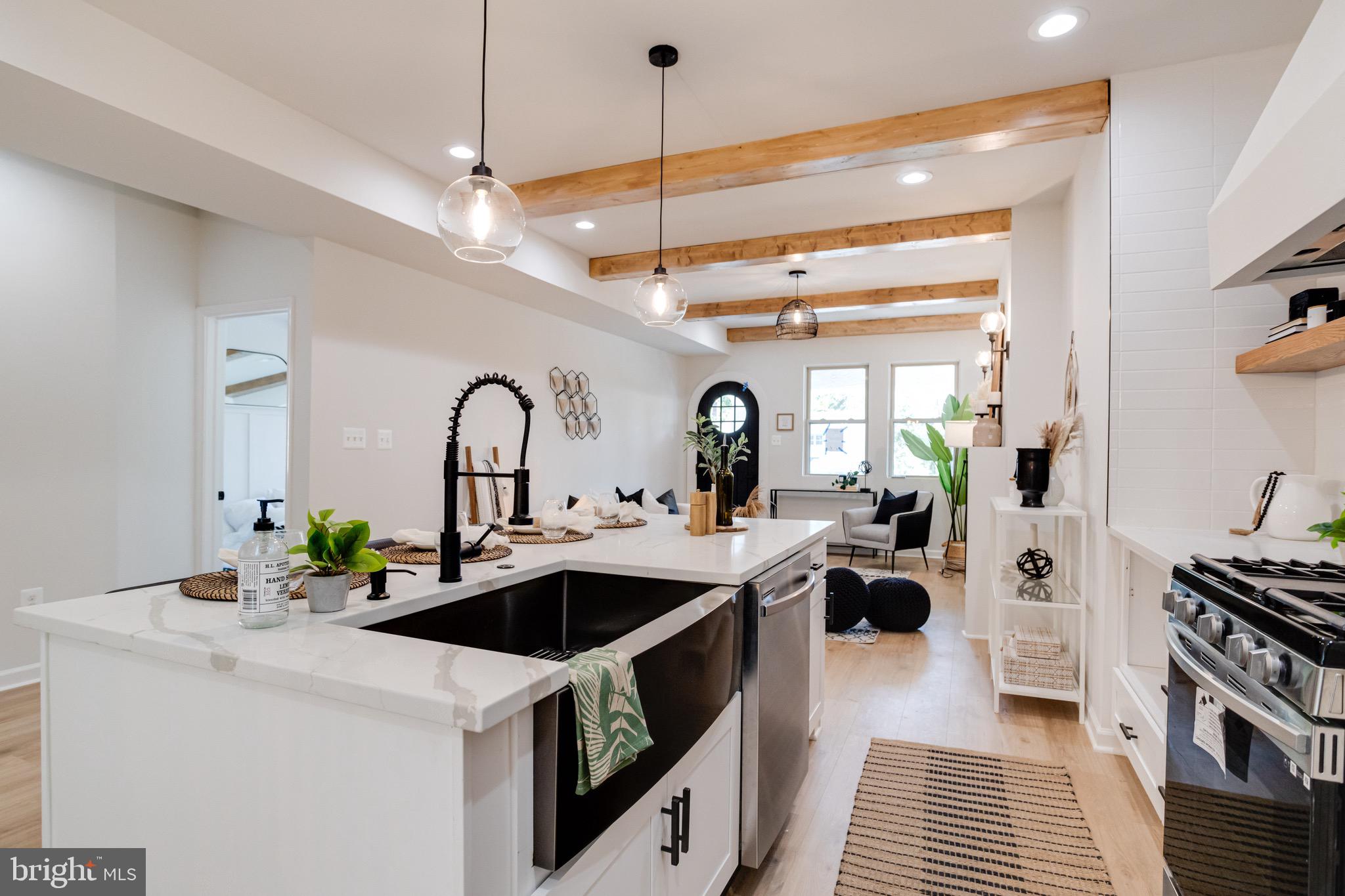 LAURAVILLE HISTORIC DISTRICT - Residential