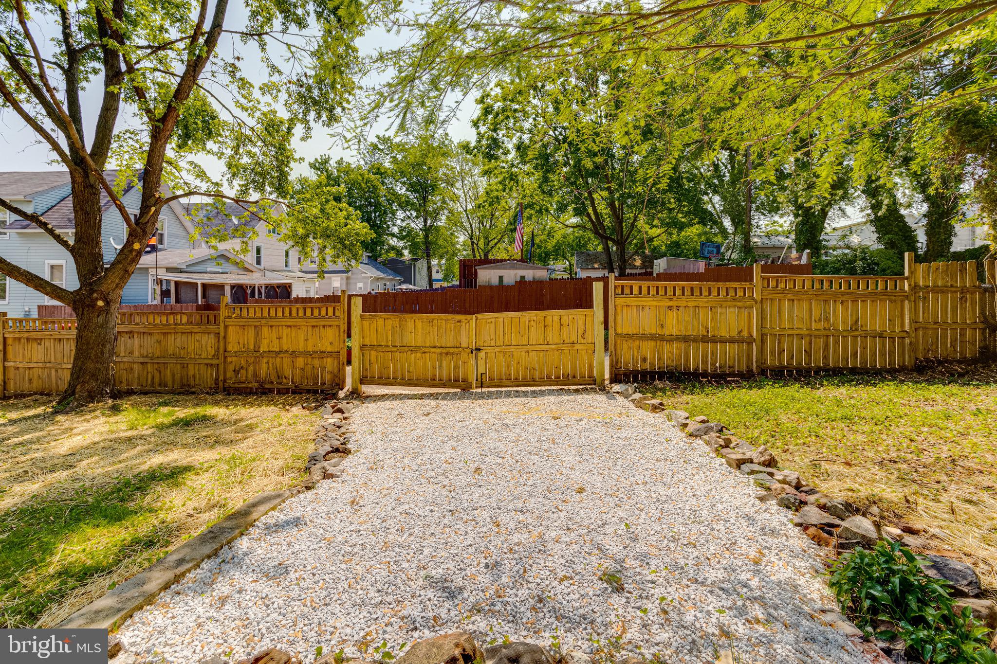 LAURAVILLE HISTORIC DISTRICT - Residential