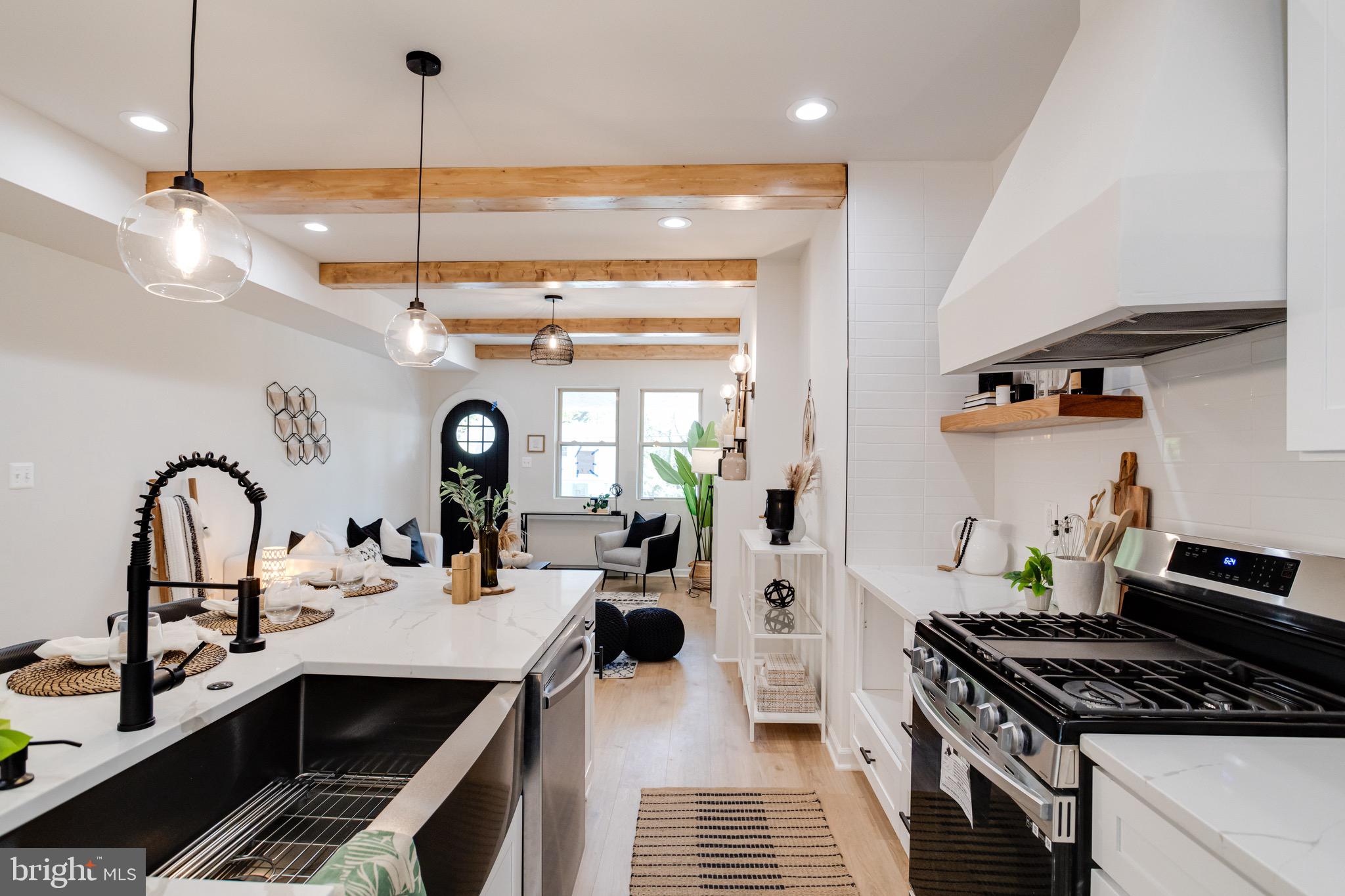 LAURAVILLE HISTORIC DISTRICT - Residential