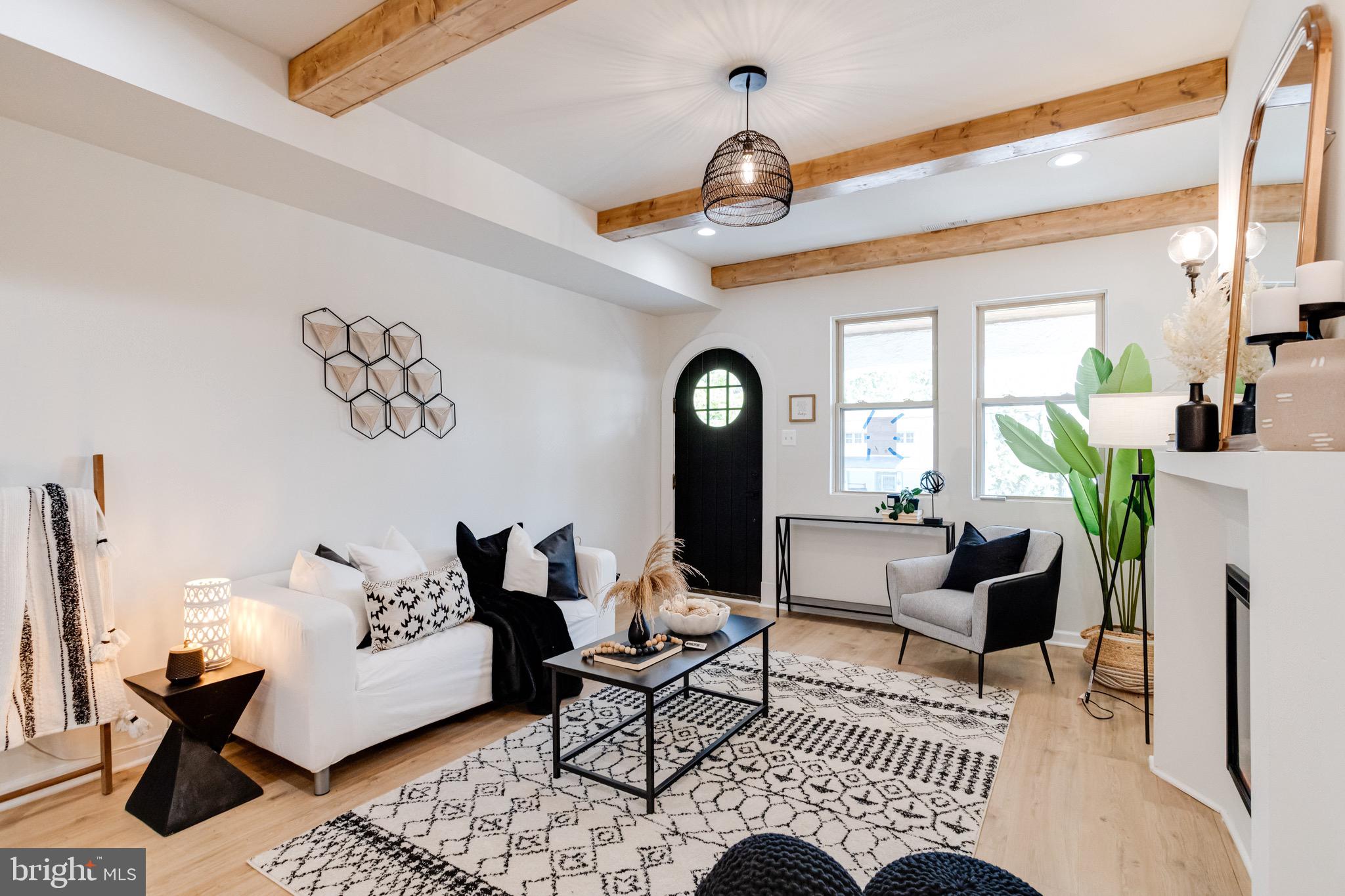 LAURAVILLE HISTORIC DISTRICT - Residential