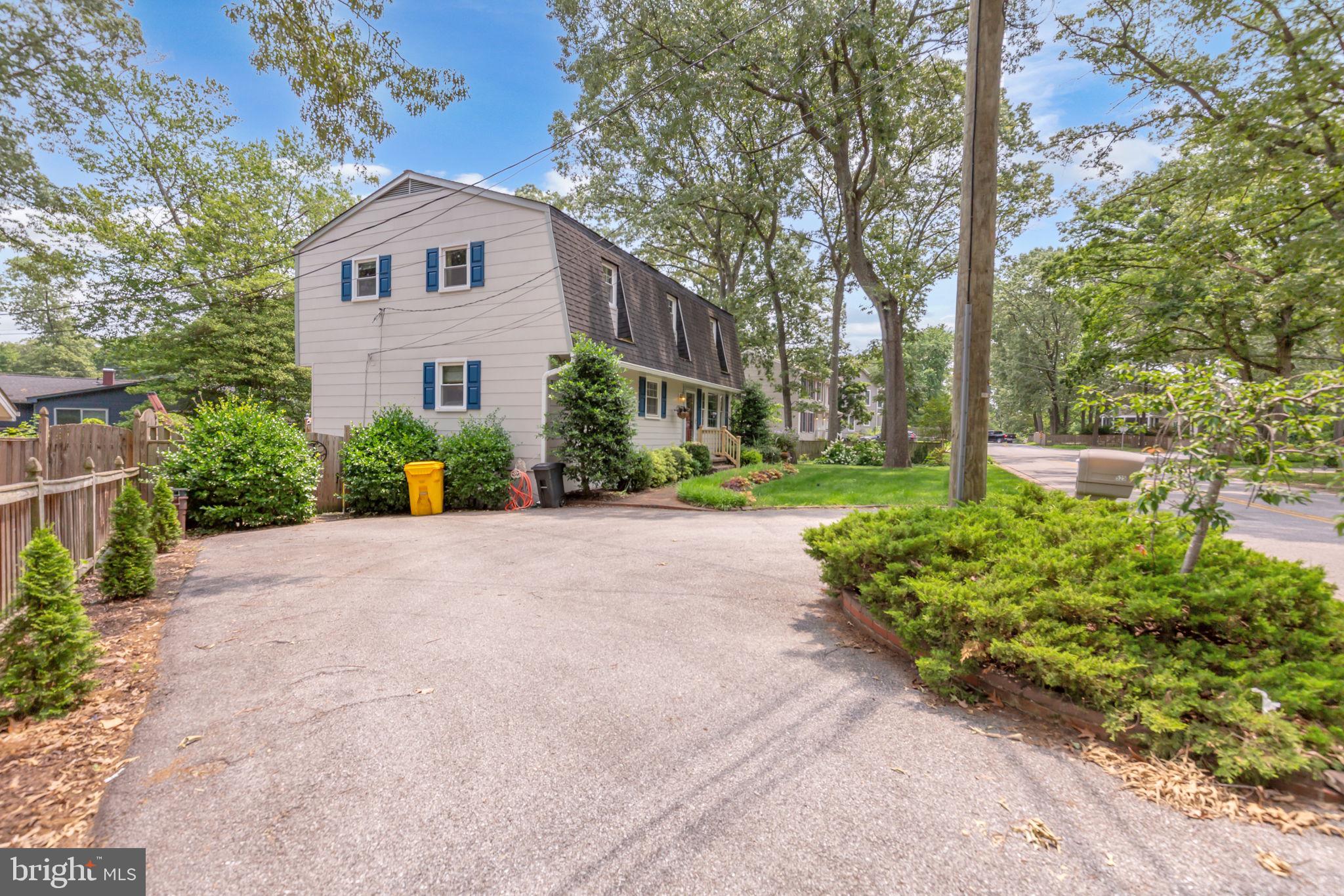 525 CENTER DRIVE