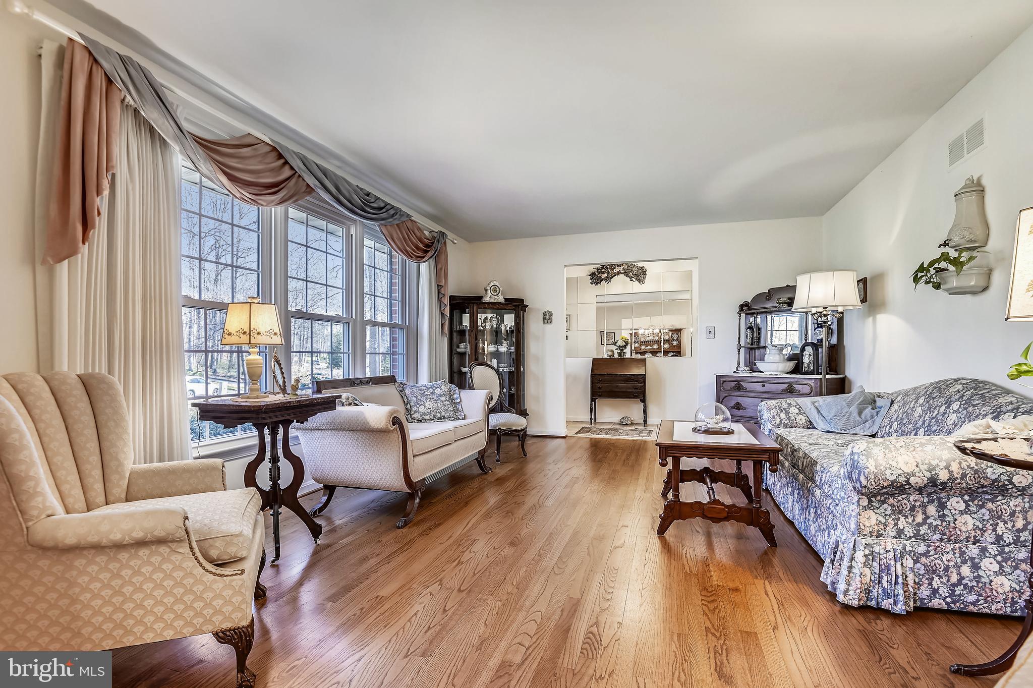 SUTTON MANOR - Residential