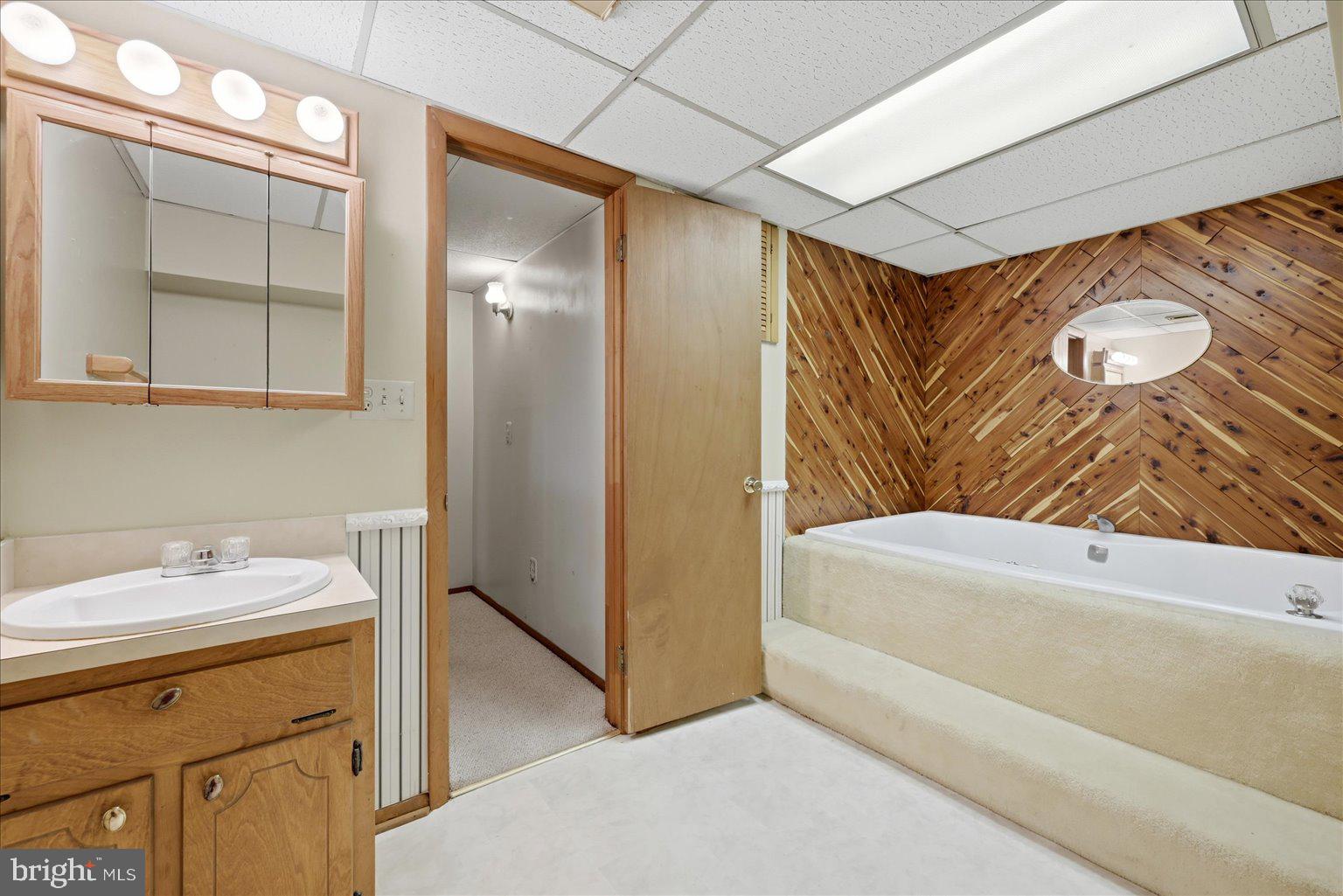 LONGMARSH - Residential