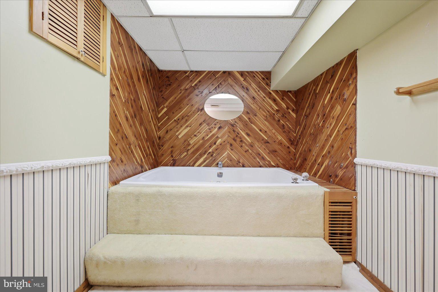 LONGMARSH - Residential