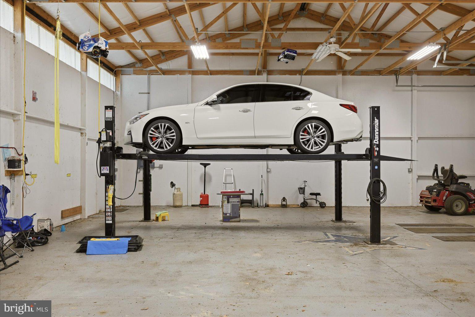 LONGMARSH - Residential