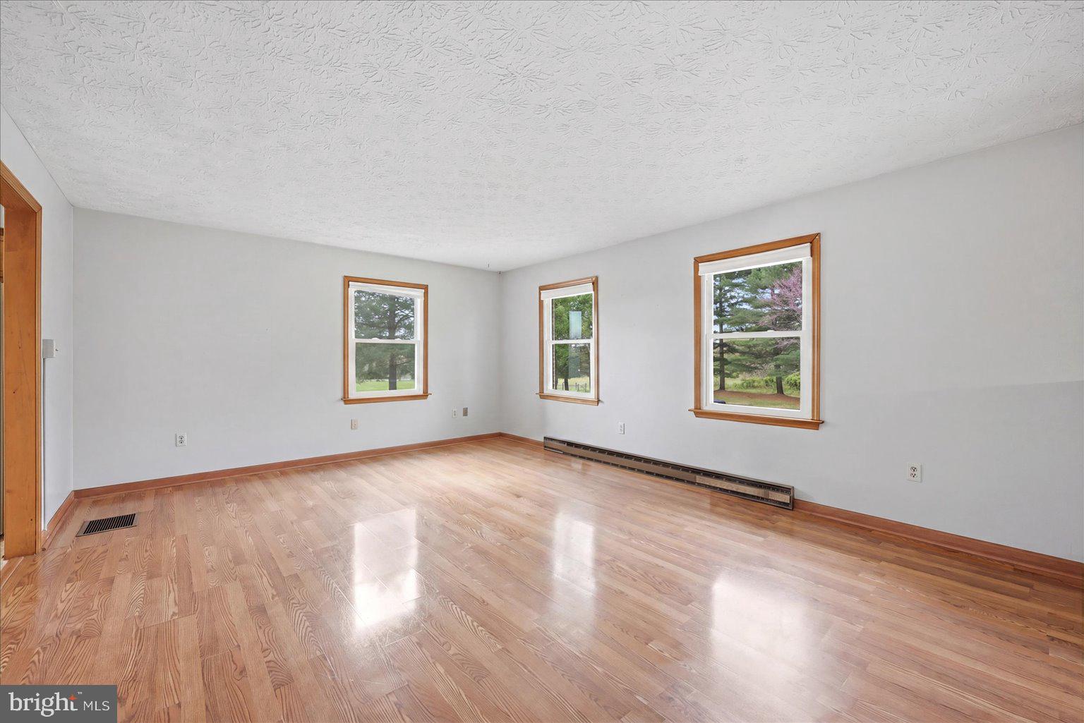 LONGMARSH - Residential