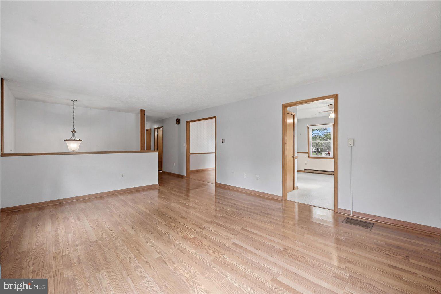 LONGMARSH - Residential