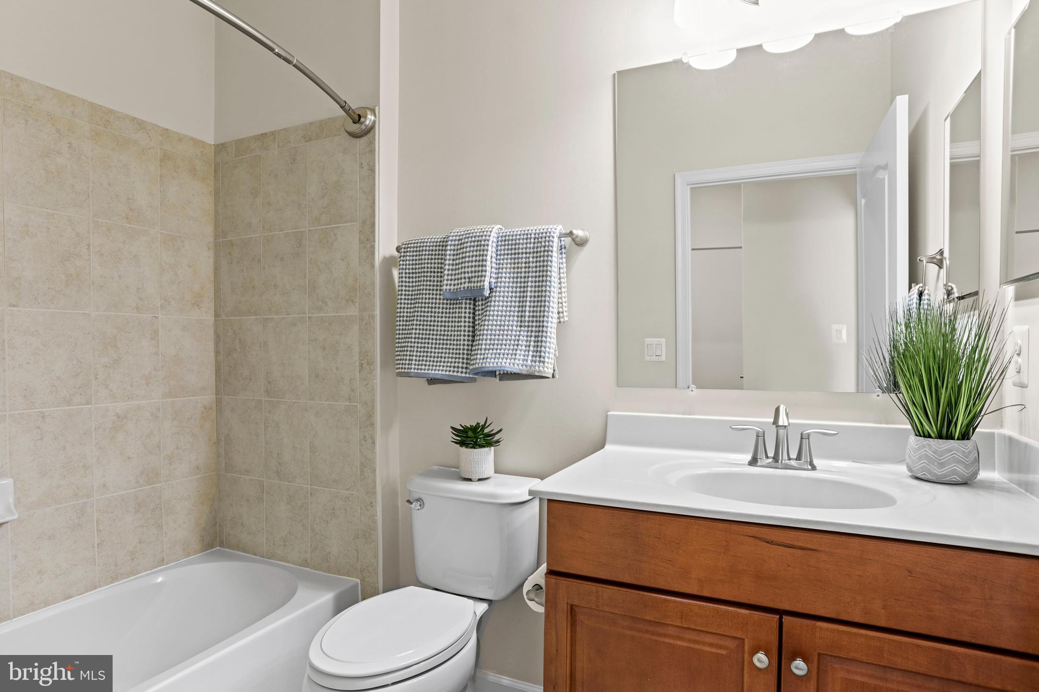 VIRGINIA HERITAGE AT LEE'S PARK - Residential