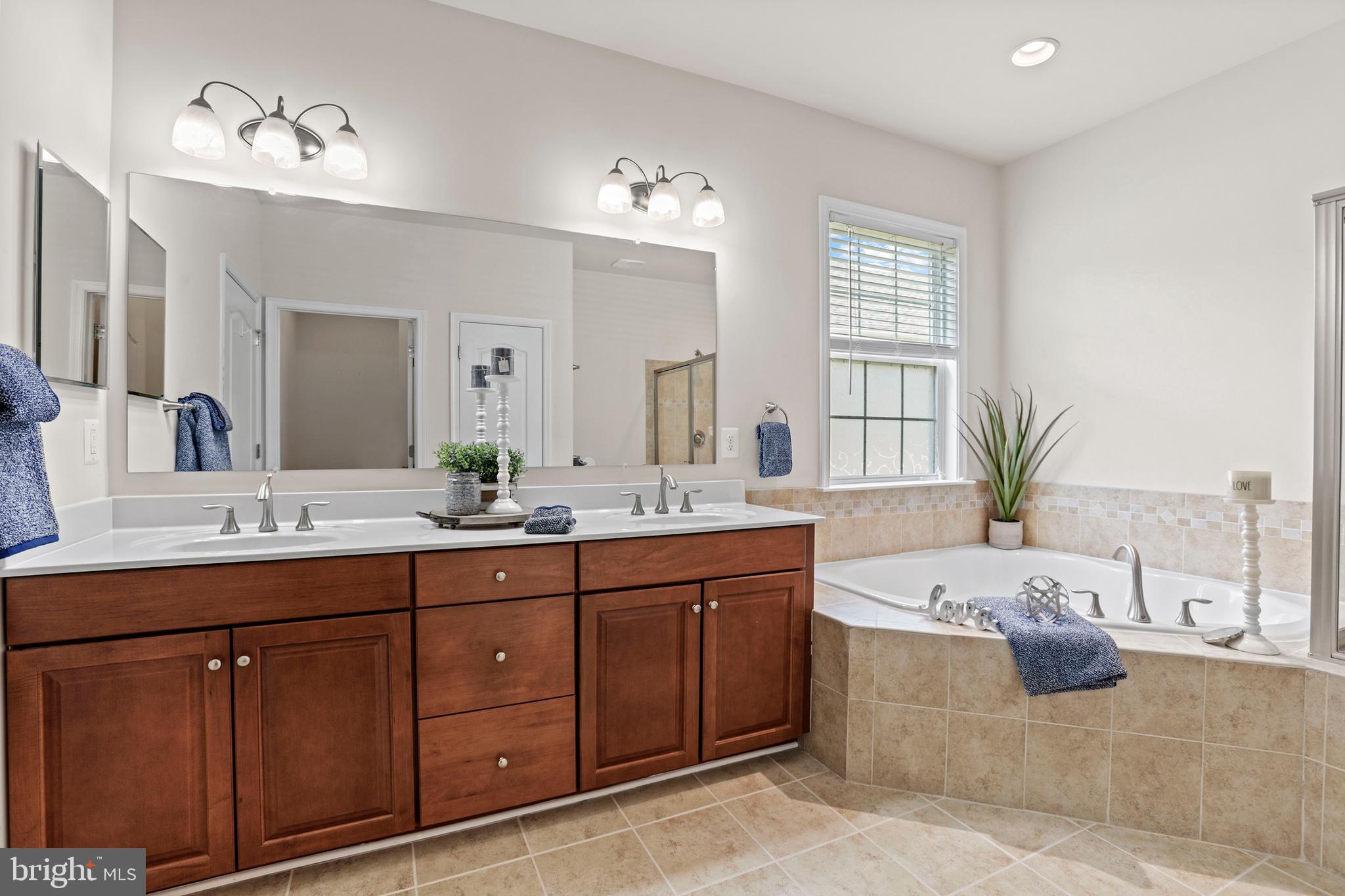 VIRGINIA HERITAGE AT LEE'S PARK - Residential