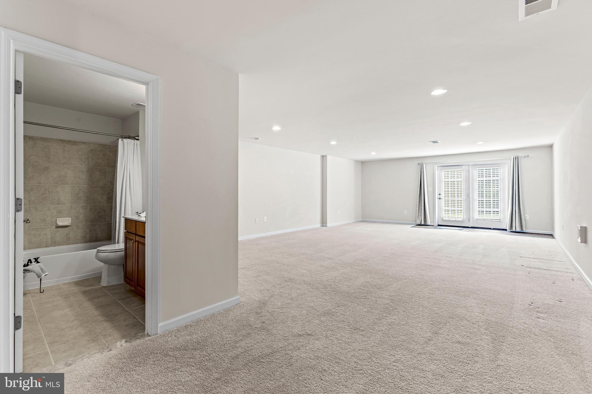 VIRGINIA HERITAGE AT LEE'S PARK - Residential