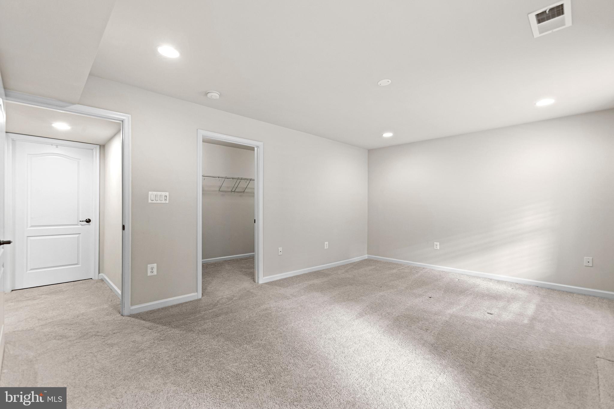 VIRGINIA HERITAGE AT LEE'S PARK - Residential