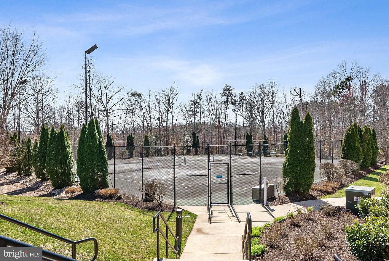 VIRGINIA HERITAGE AT LEE'S PARK - Residential