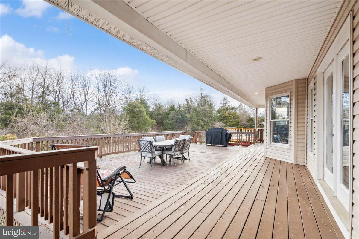 GREYSTONE ON THE OPEQUON - Residential