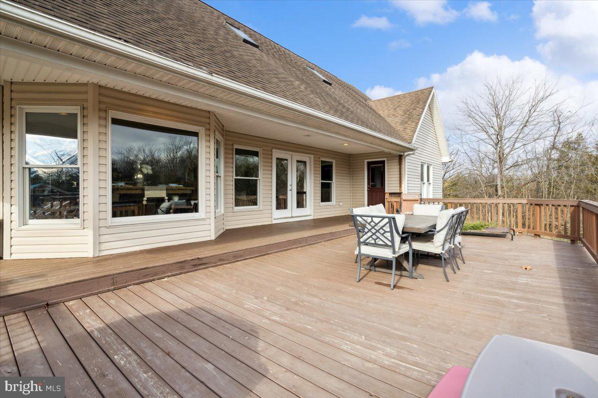 GREYSTONE ON THE OPEQUON - Residential