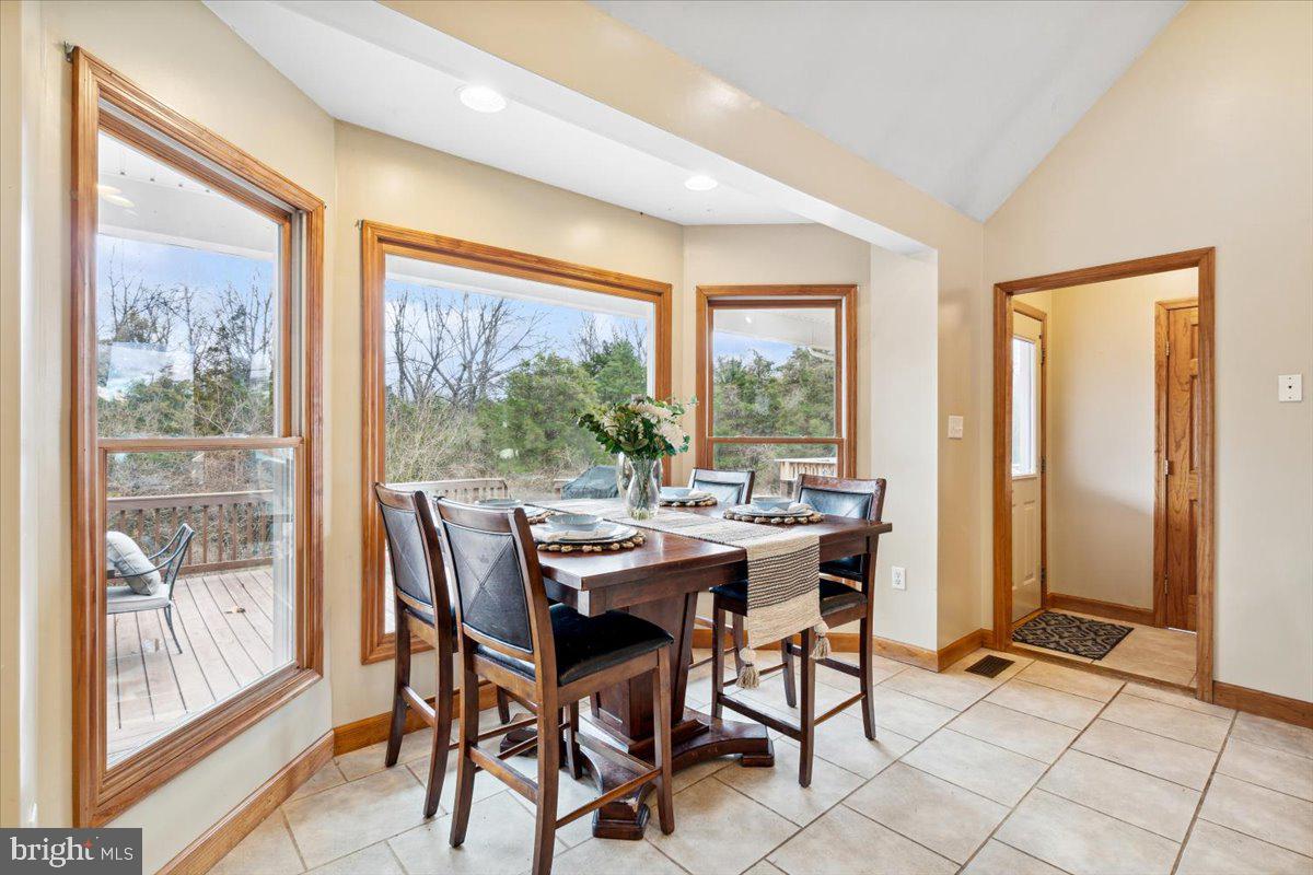 GREYSTONE ON THE OPEQUON - Residential