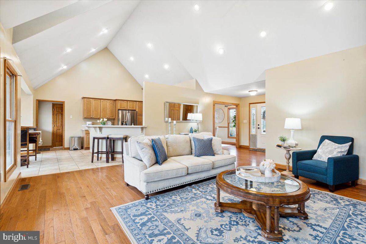 GREYSTONE ON THE OPEQUON - Residential